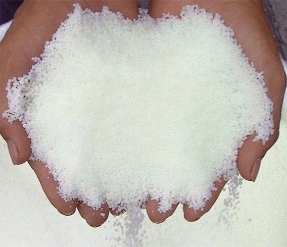 尿素那種顔色的