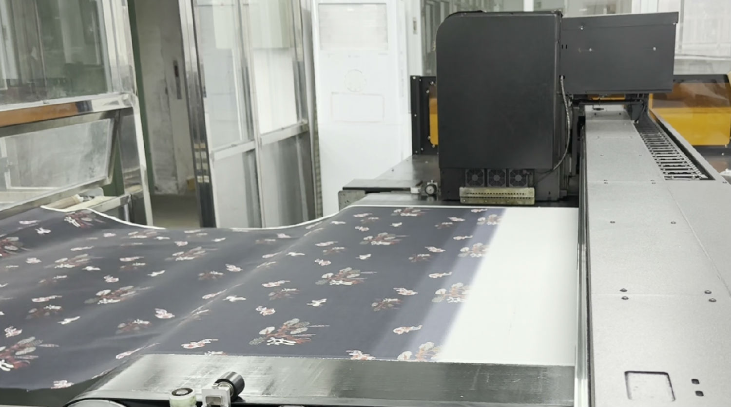 數碼印花機有一路不出墨怎麽解決?